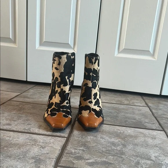 Jeffrey Campbell Black and Tan Heeled Boots - Picture 3 of 6